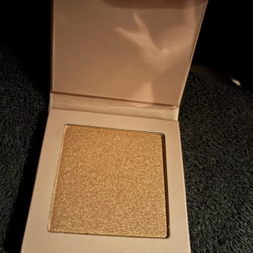 MOTD Highlighting Powder - Picture 3 of 4